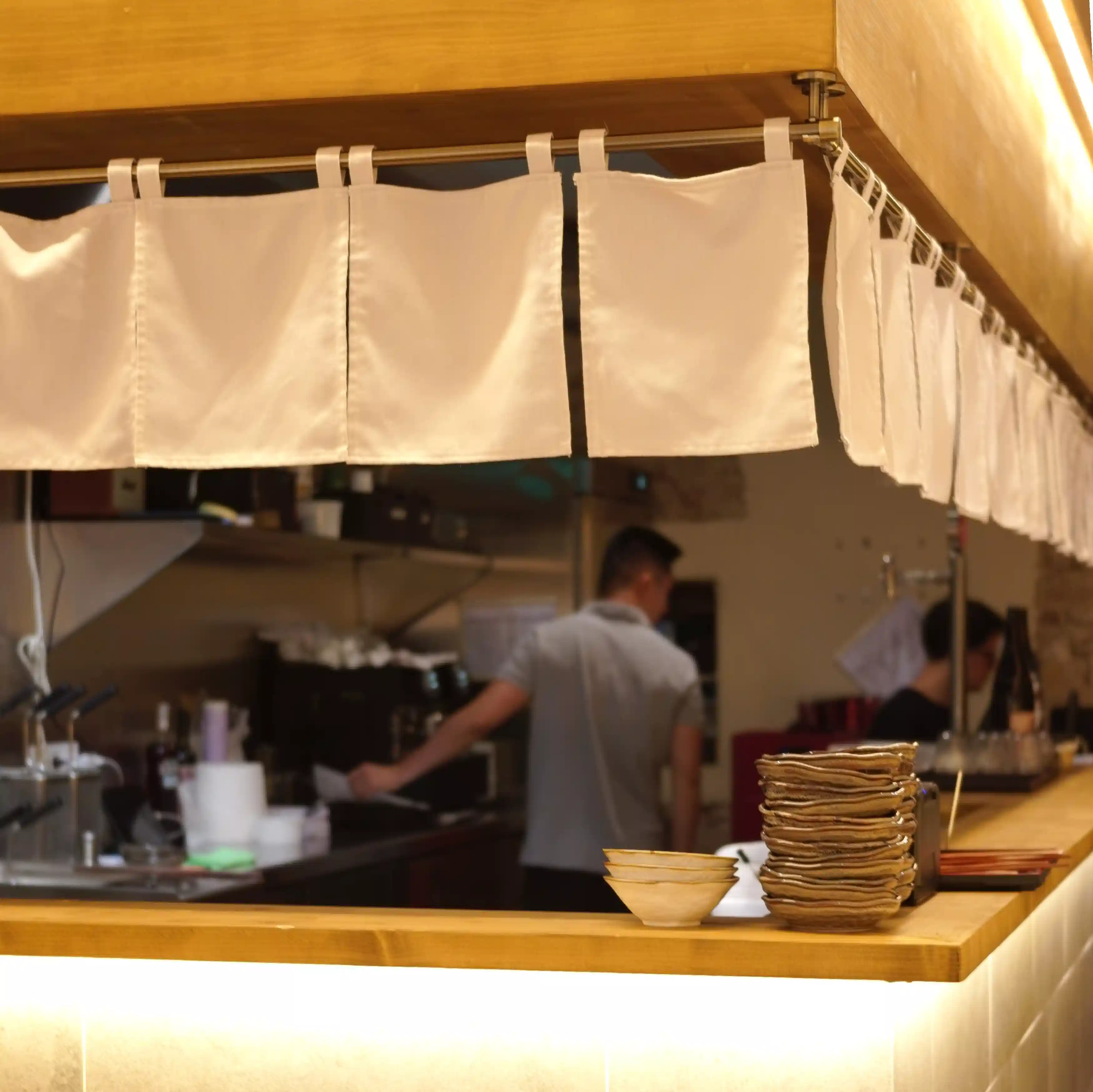 Restaurante Ryu Ramen Gracia en Menuveo