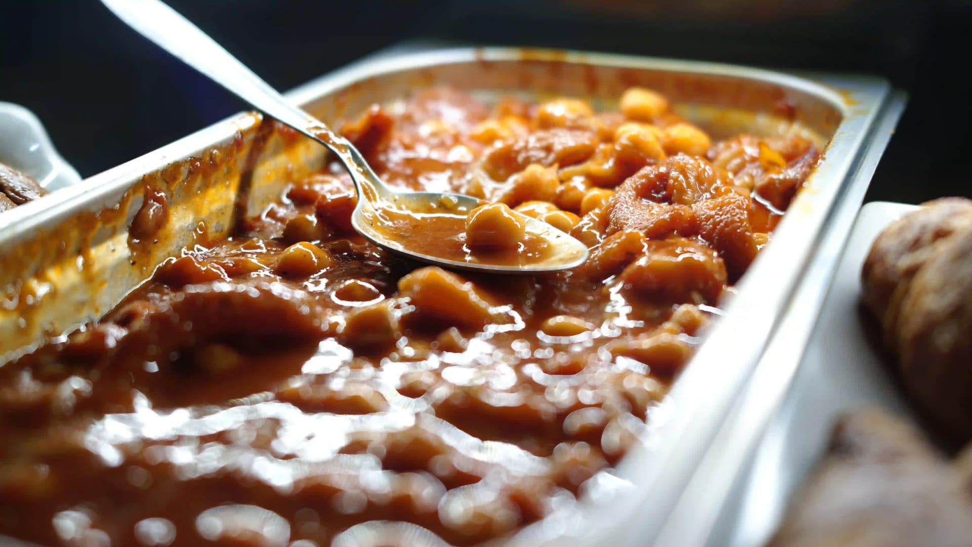 callo con garbanzos plato tipico restaurante apz placa catalunya