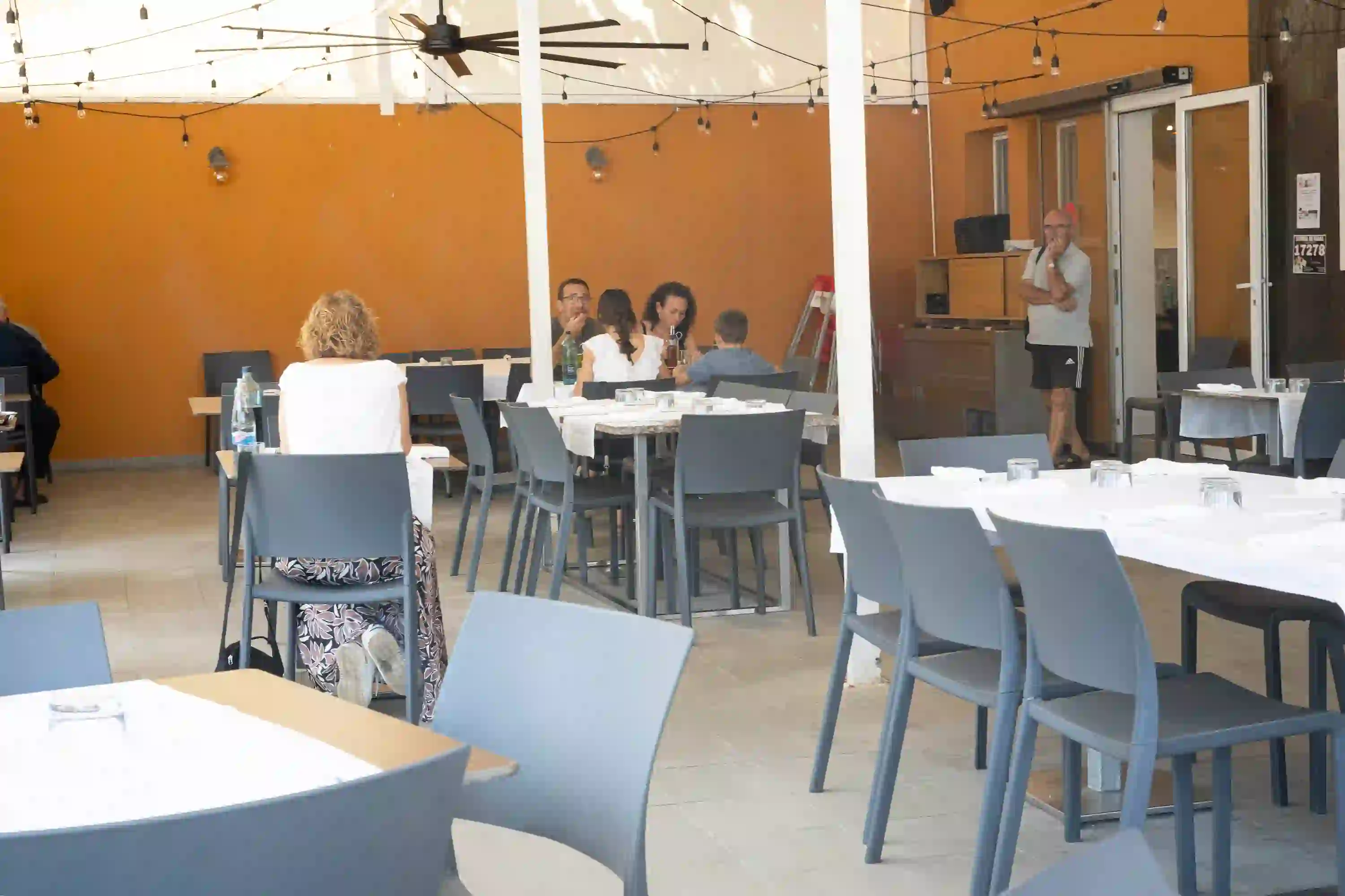 terrassa amb encant i llums cuina mediterrania restaurant ca la gemma alt emporda