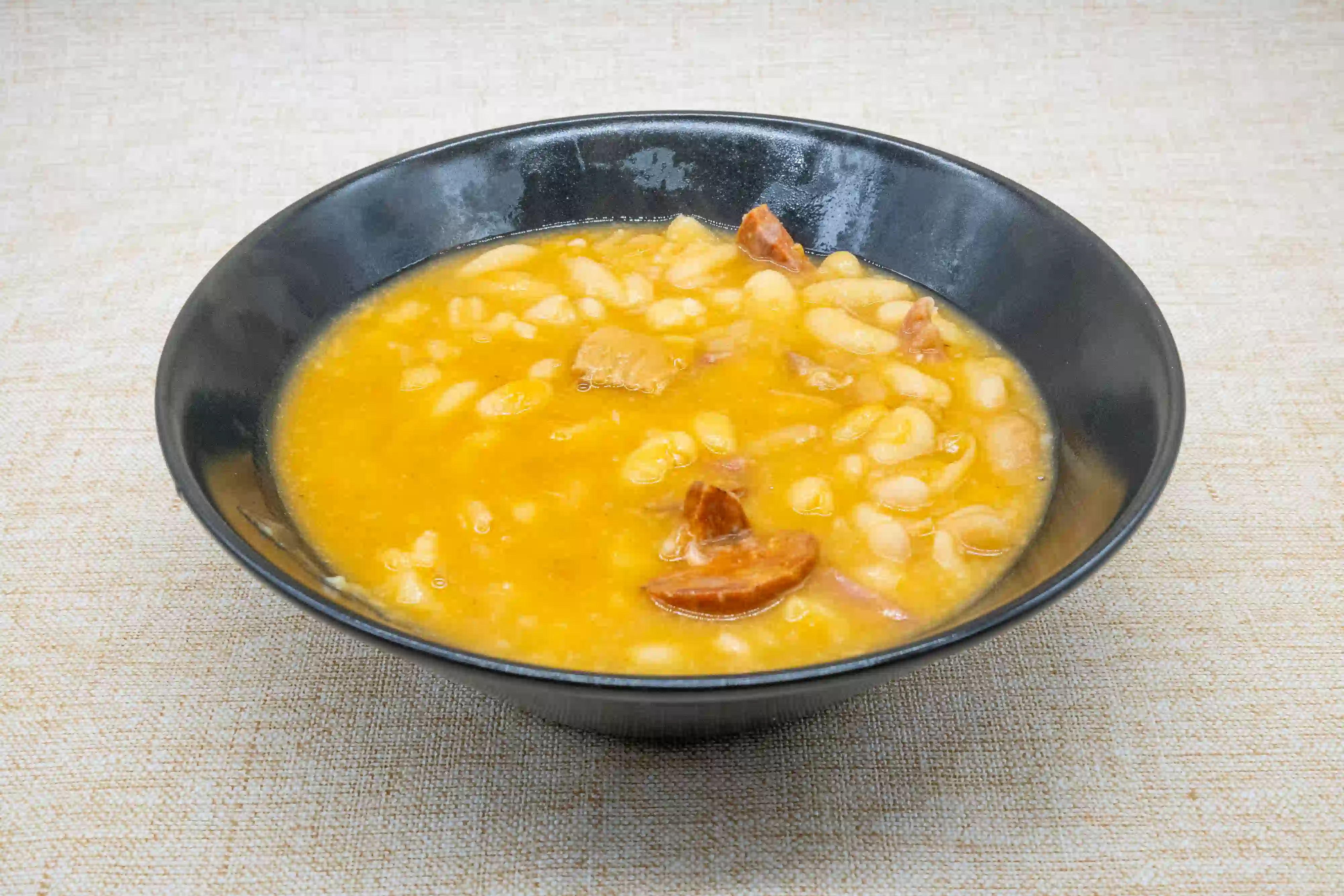 judias blancas con chorizo y tocino plato cuchara menu mediodia nogal barcelona