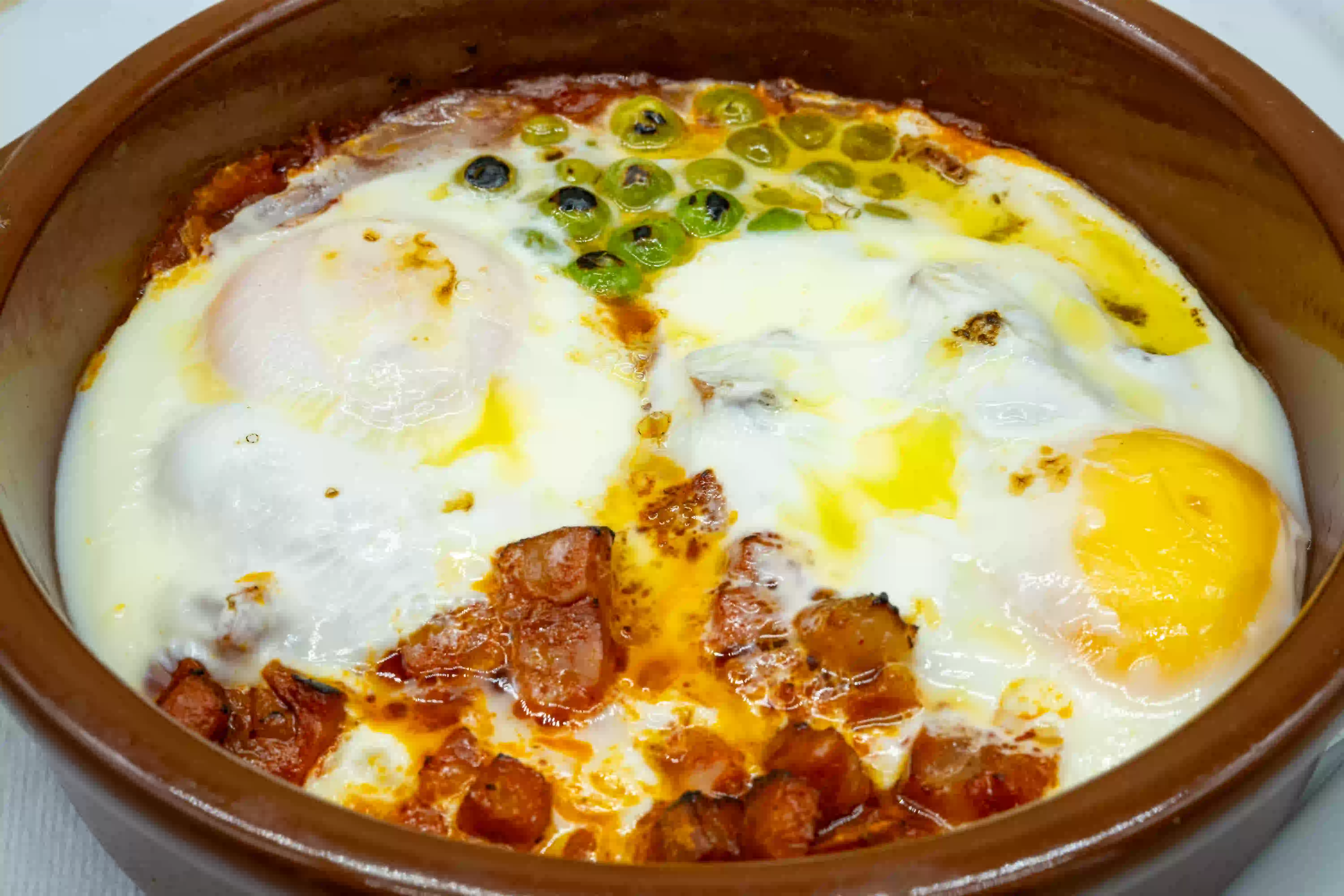 huevos con chorizo y guisantes menu mediodia restaurante la jonquera