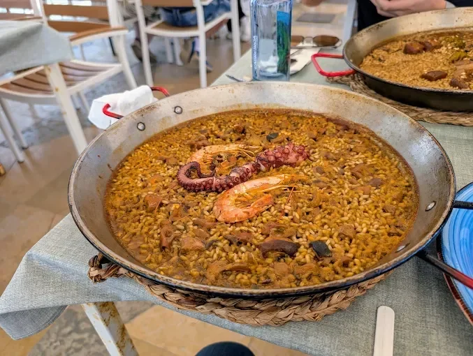 Restaurant Pulpería Arrocería el Poal en Menuveo
