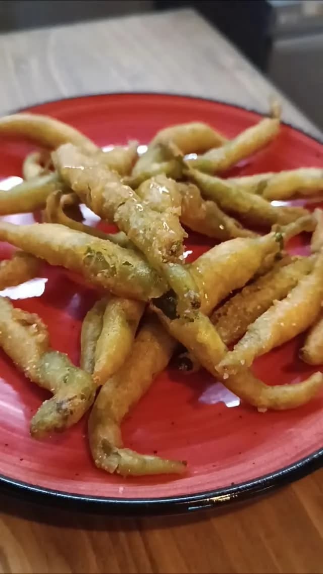 Pimientos del piquillo fritos en Bar Bodega Fermín, restaurante mediterráneo en Barcelona