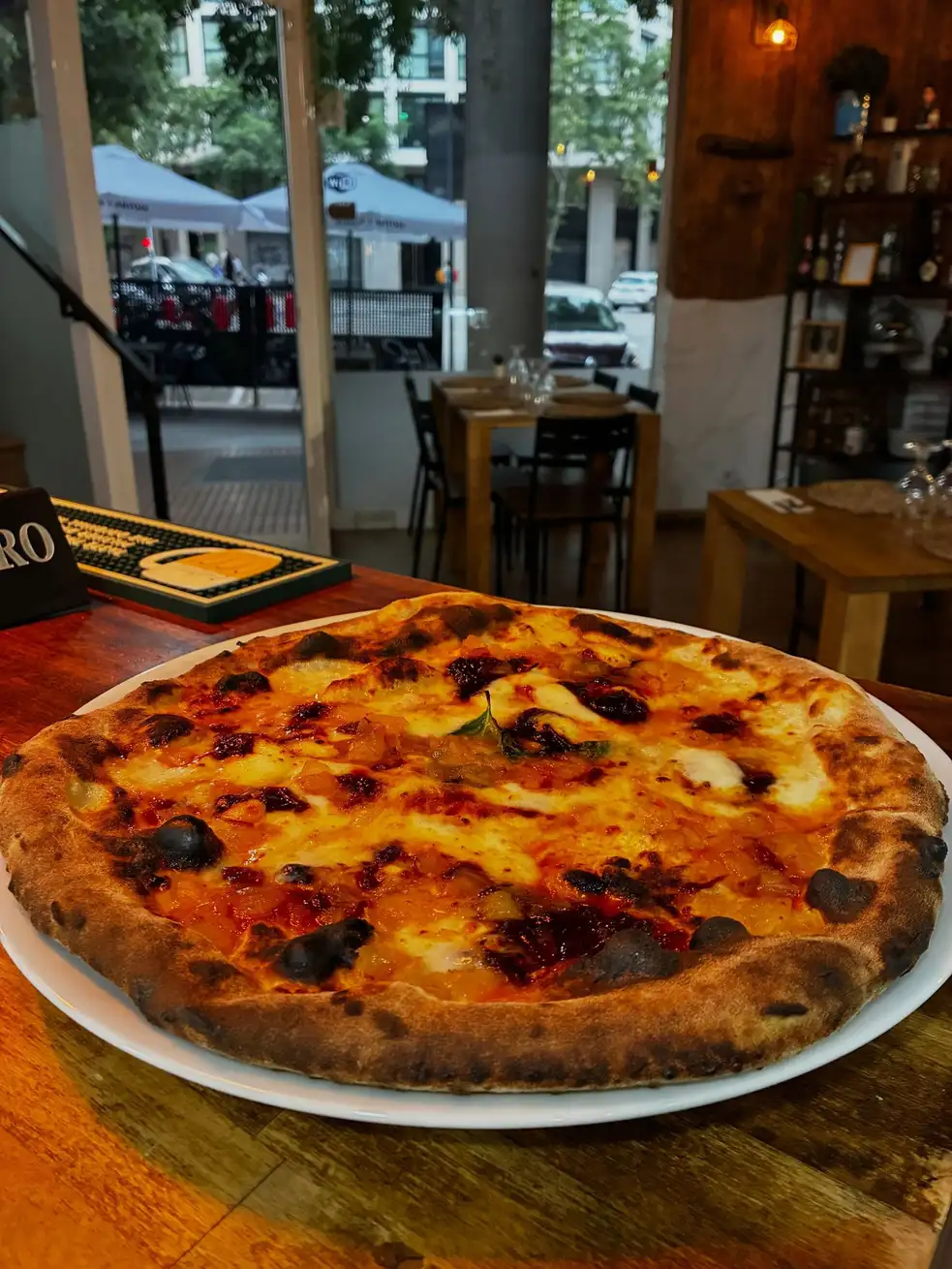 Pizza Diavola en Ristorante Il Capriccio Napoletano, auténtica cocina italiana en Sant Martí, Barcelona