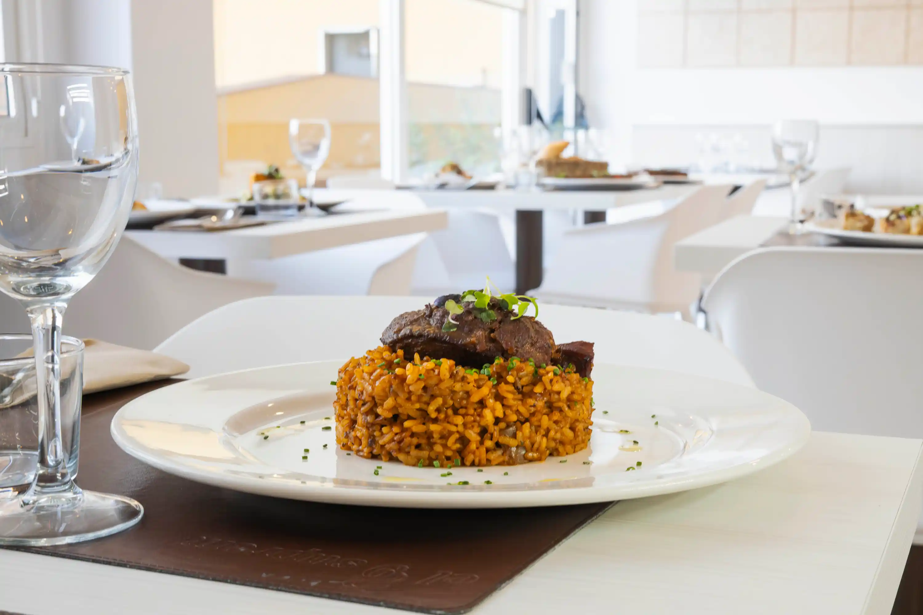 de sepia melos de porc i ceps arros sec de sepia amb porcs i ceps al 9 suprem restaurant figueres 