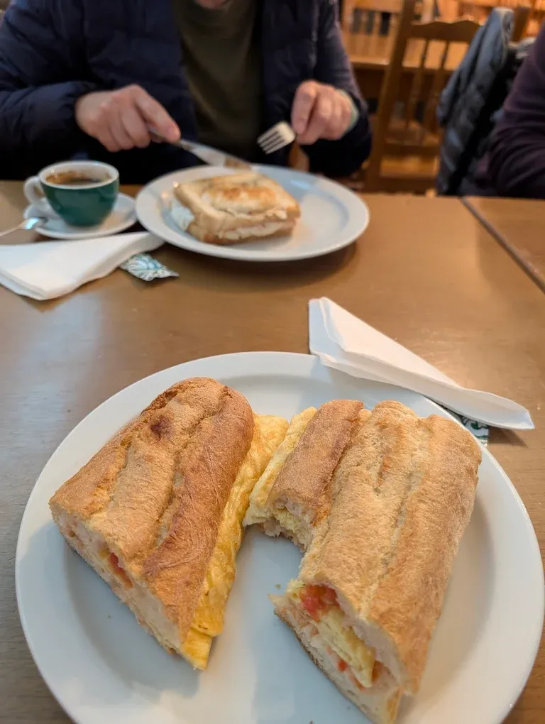 Bocadillos de tortilla atu huevo