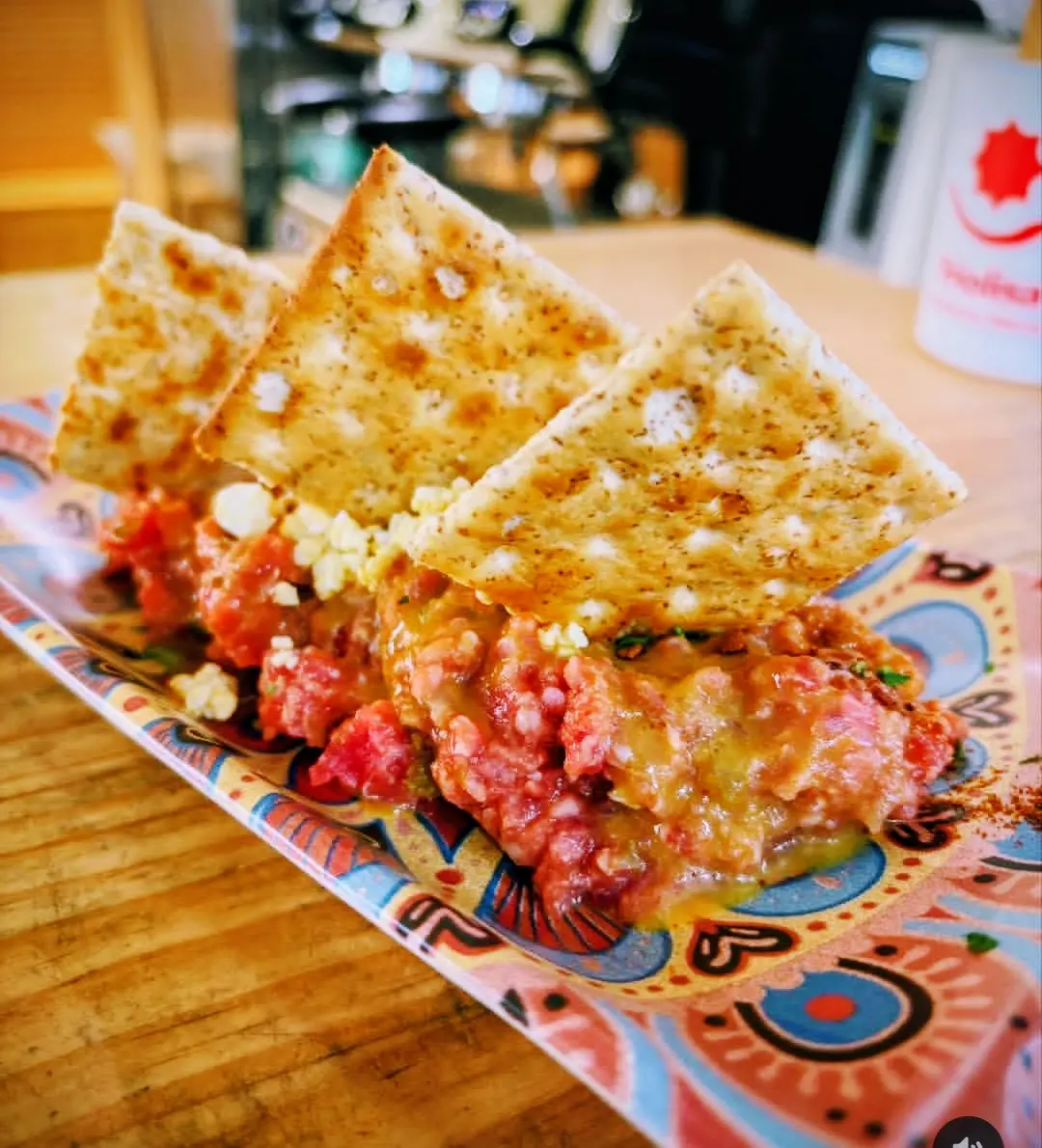 -Para picar en marina al lado de los encants y el auditorio