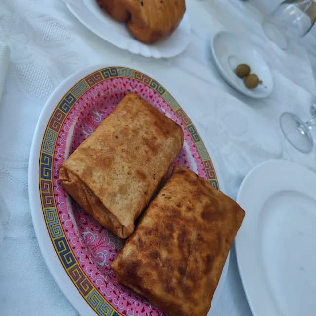 Rollitos de primavera crujientes con salsa dulce en Chang Feng Barcelona Poblenou Diagonal