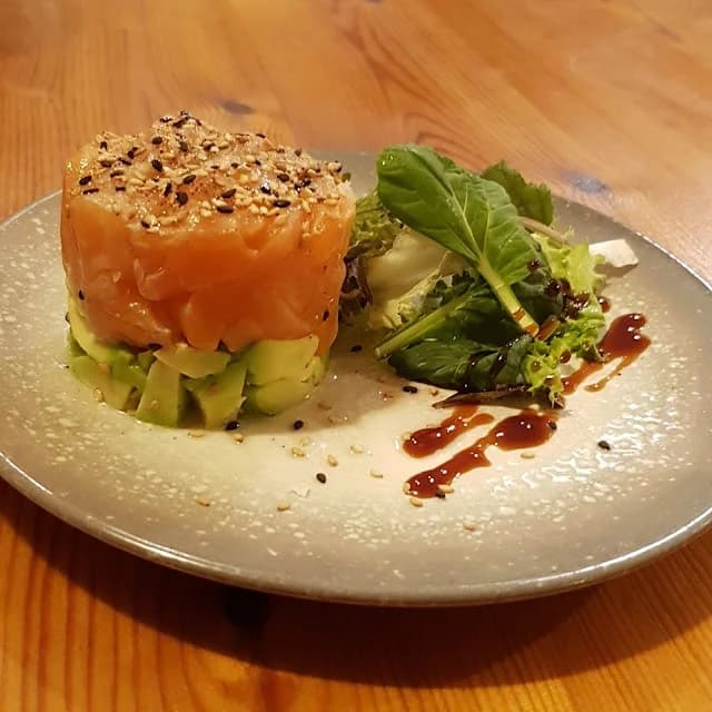 Tartar de Salmón en platja daro