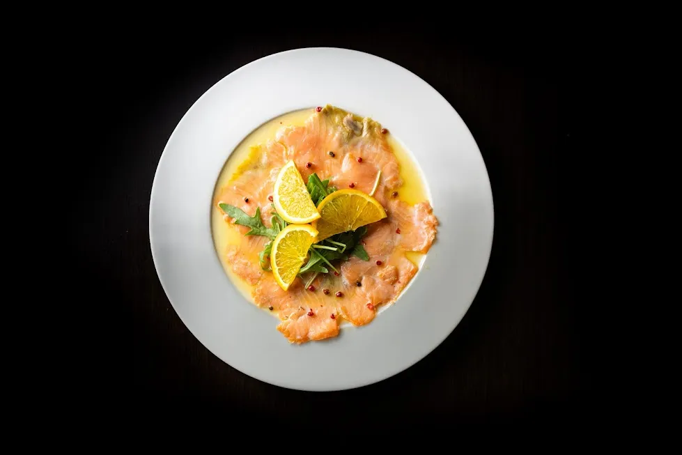 carpaccio salmon naranja aceite citricos menu mediodia la locanda empuriabrava