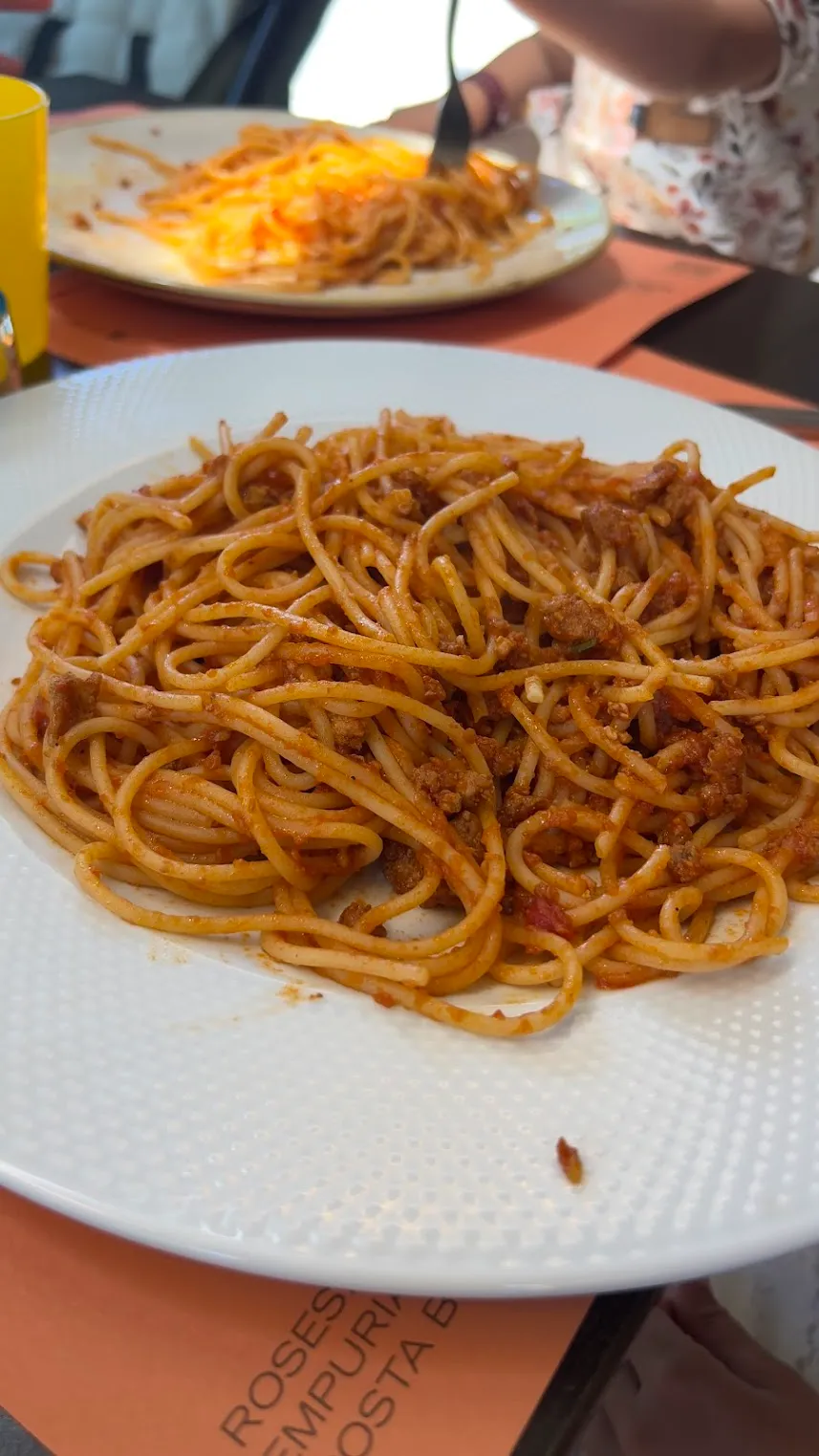 spaghetti bolognesa pasta fresca carne menu mediodia restaurante la locanda empuriabrava