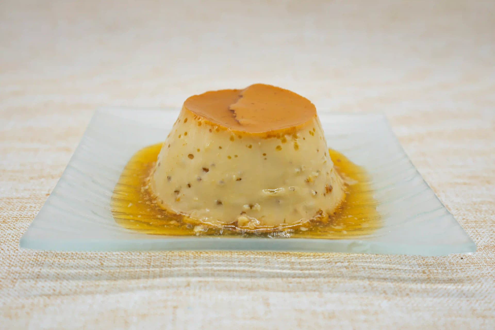 flan de huevo tradicional con caramelo postre menu mediodia can ross maia de montcal