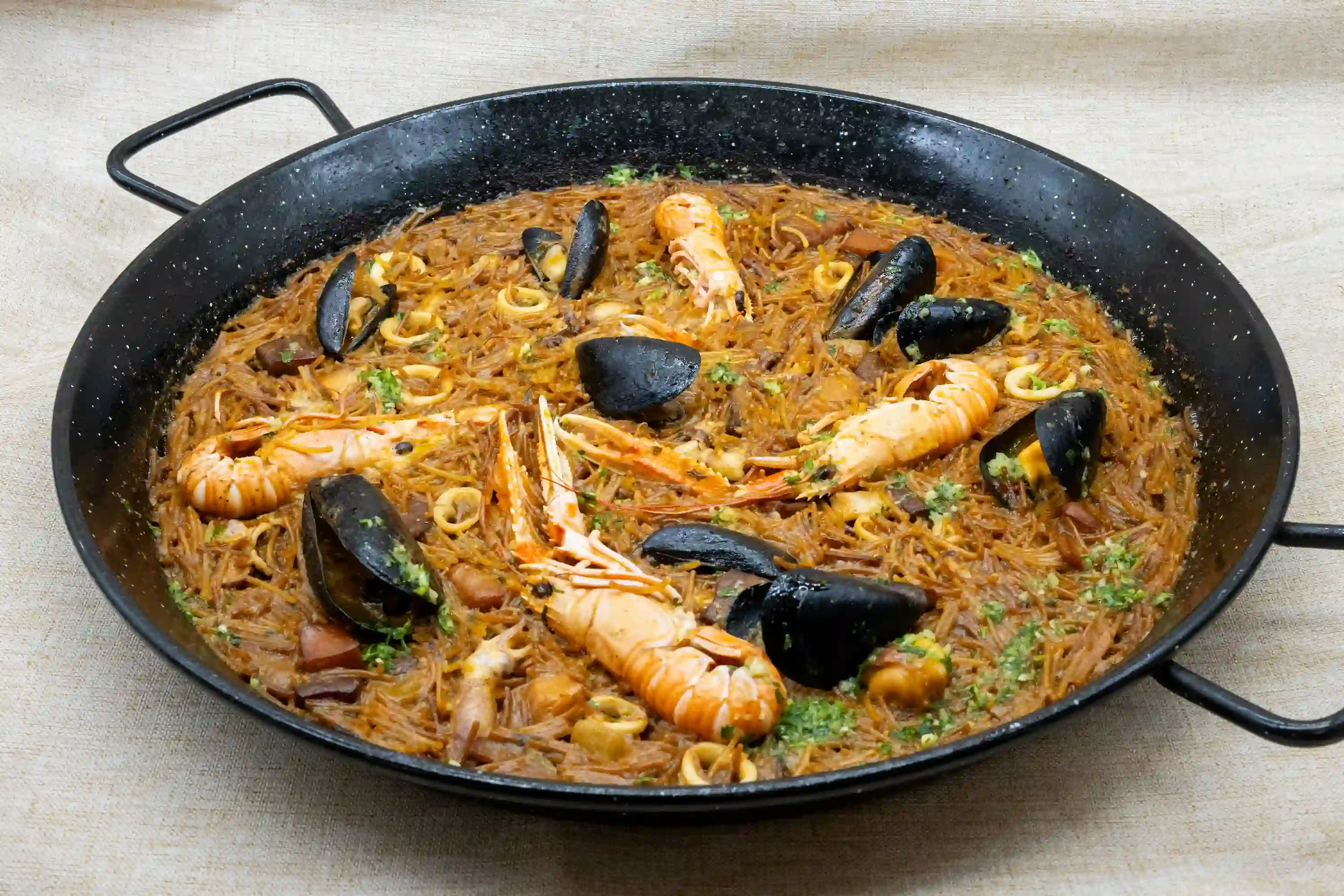 fideua tradicional de marisc restaurant ca la gemma menu mediodia alt emporda