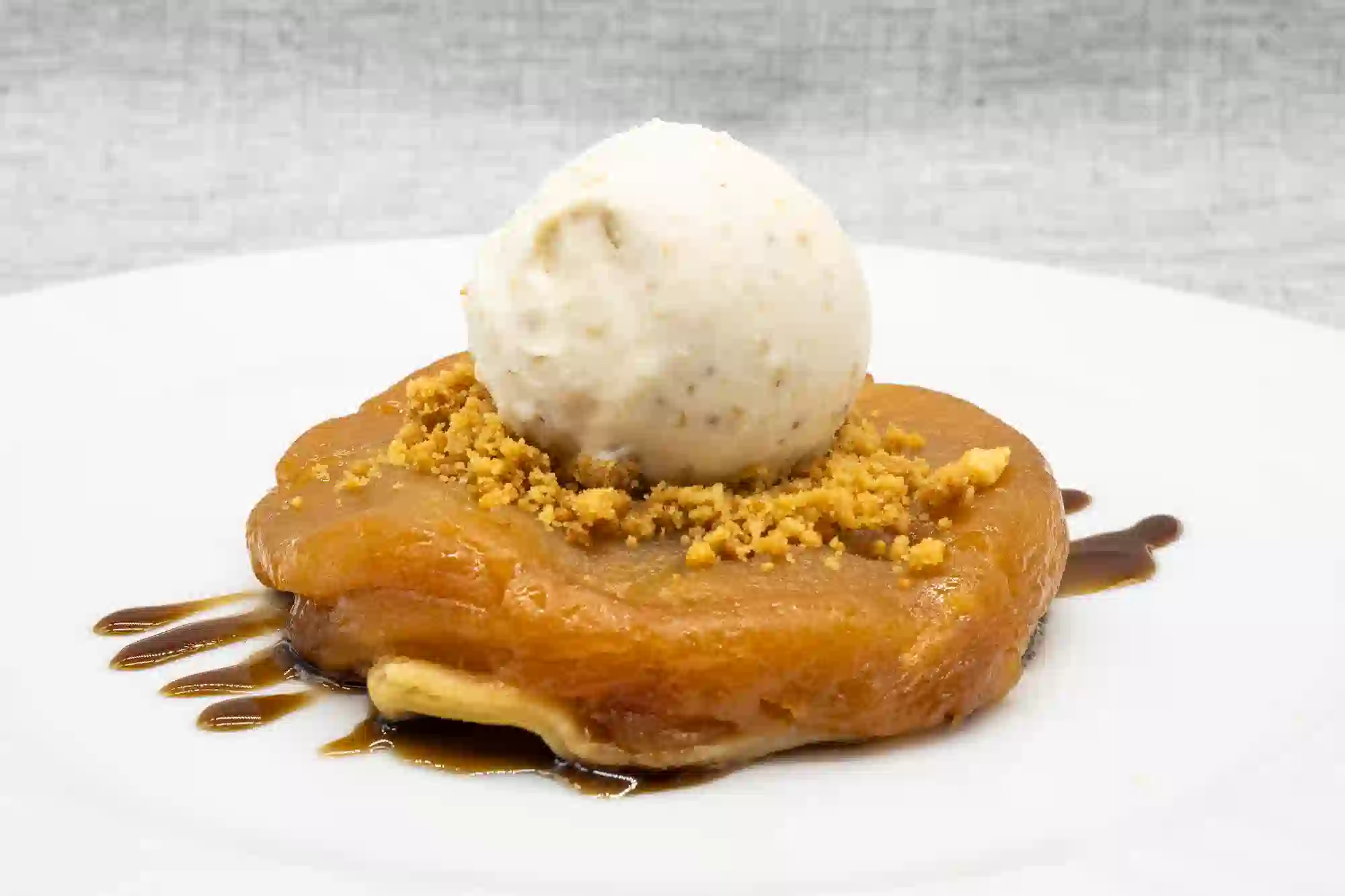tatin de manzana con helado artesano restaurante menu mediodia borrassa alt emporda mas pla