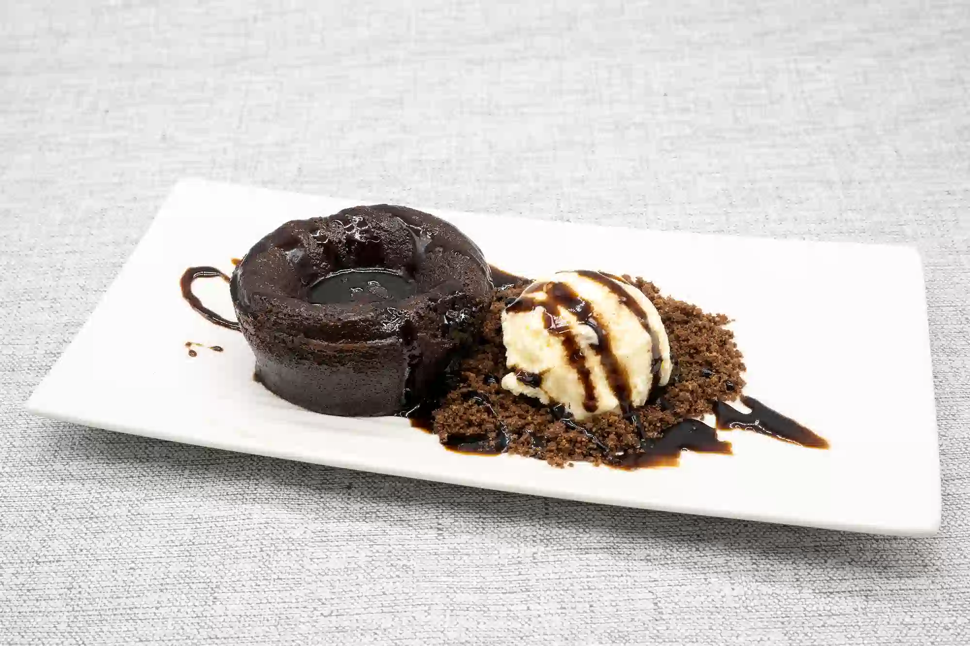 coulant de chocolate con helado vainilla restaurante menu mediodia borrassa alt emporda mas pla