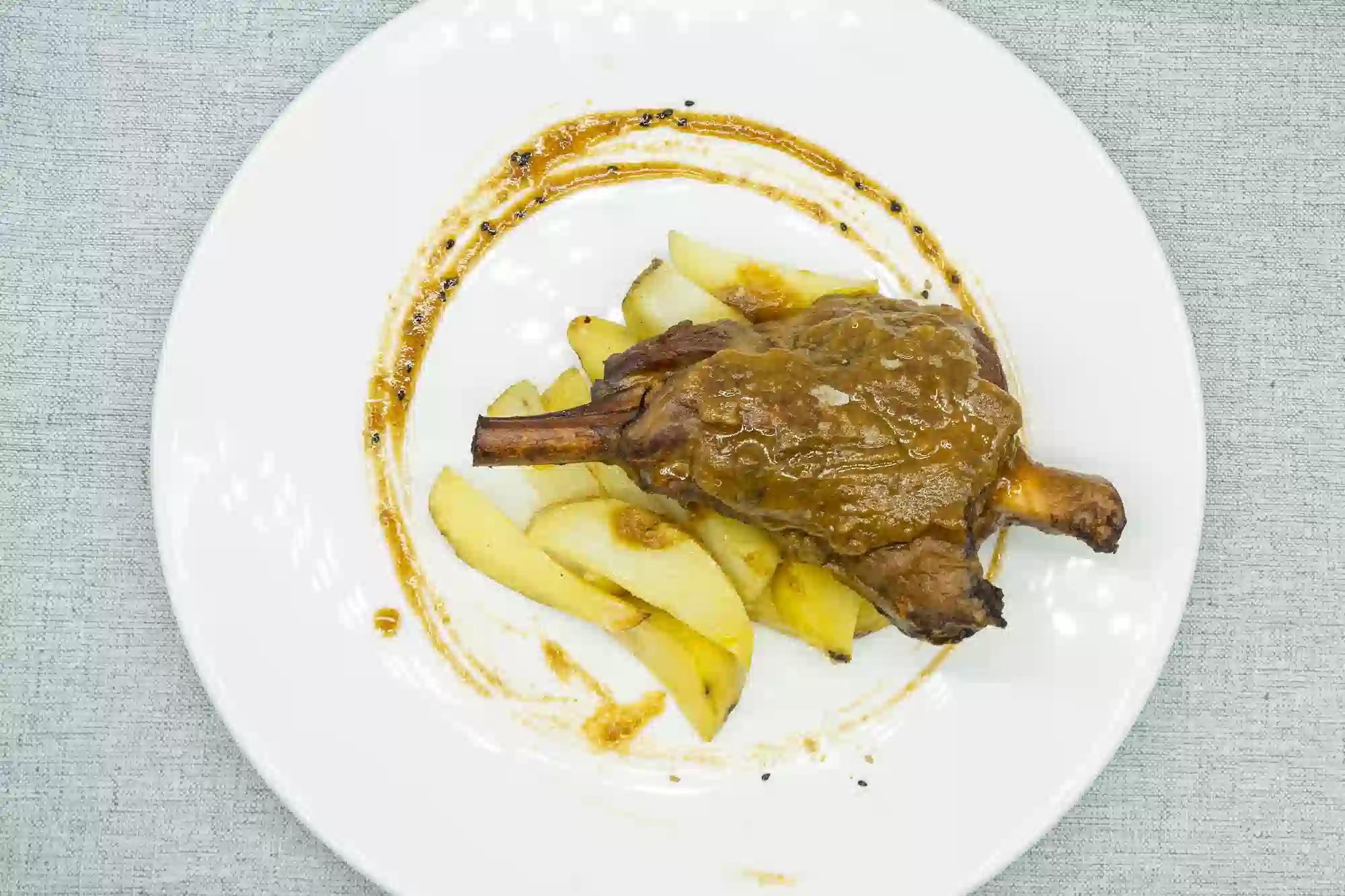 jarrete de cordero con patatas panadera restaurante menu mediodia borrassa alt emporda mas pla