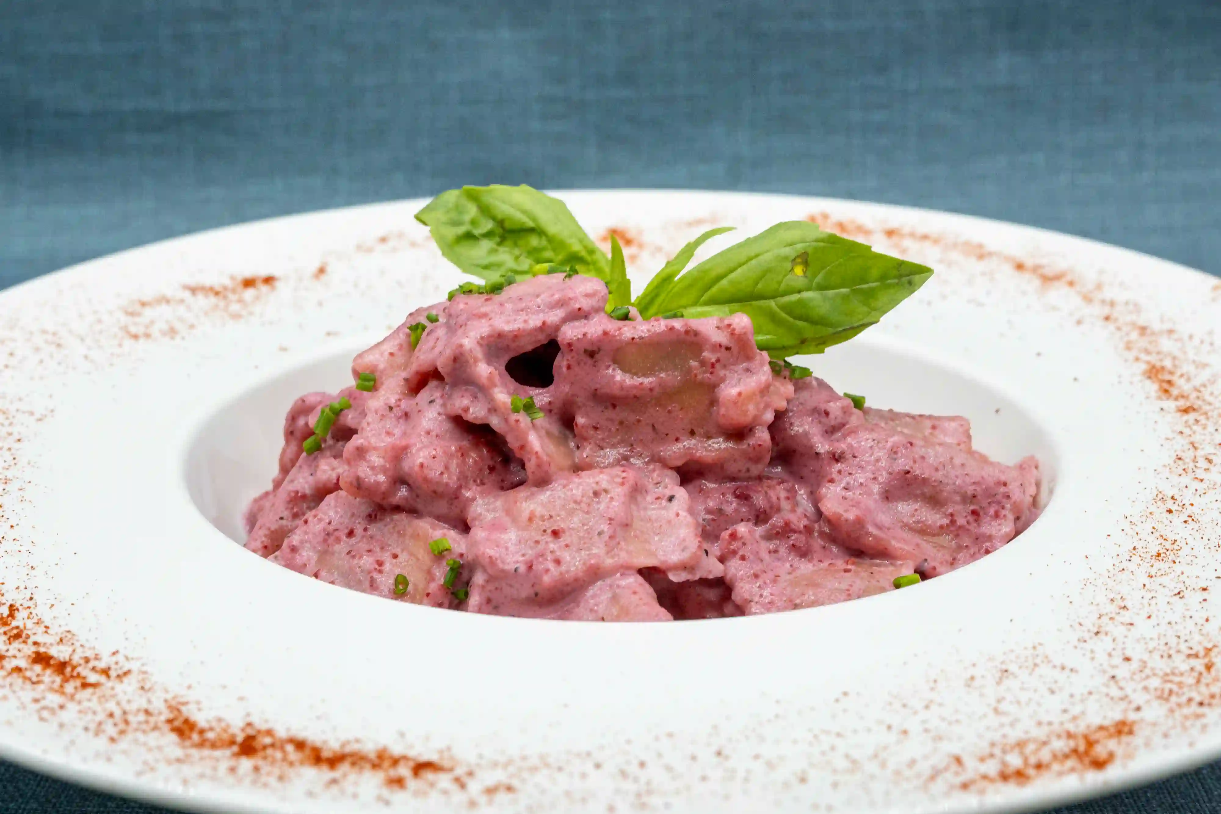 raviolis de remolatxa con salsa cremosa menu gourmet restaurante zenit barcelona