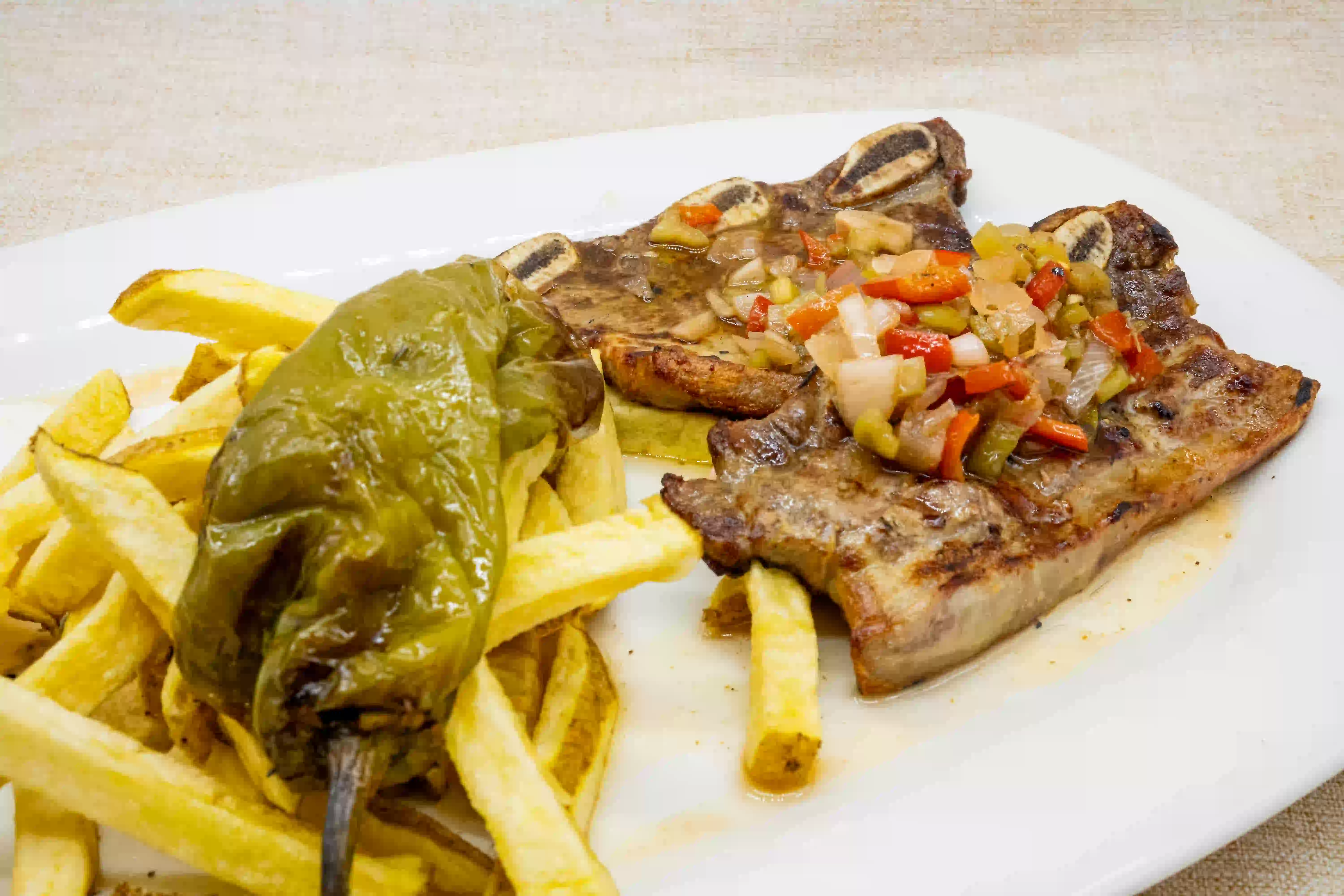 costillas asadas pimiento menu mediodia restaurante la jonquera