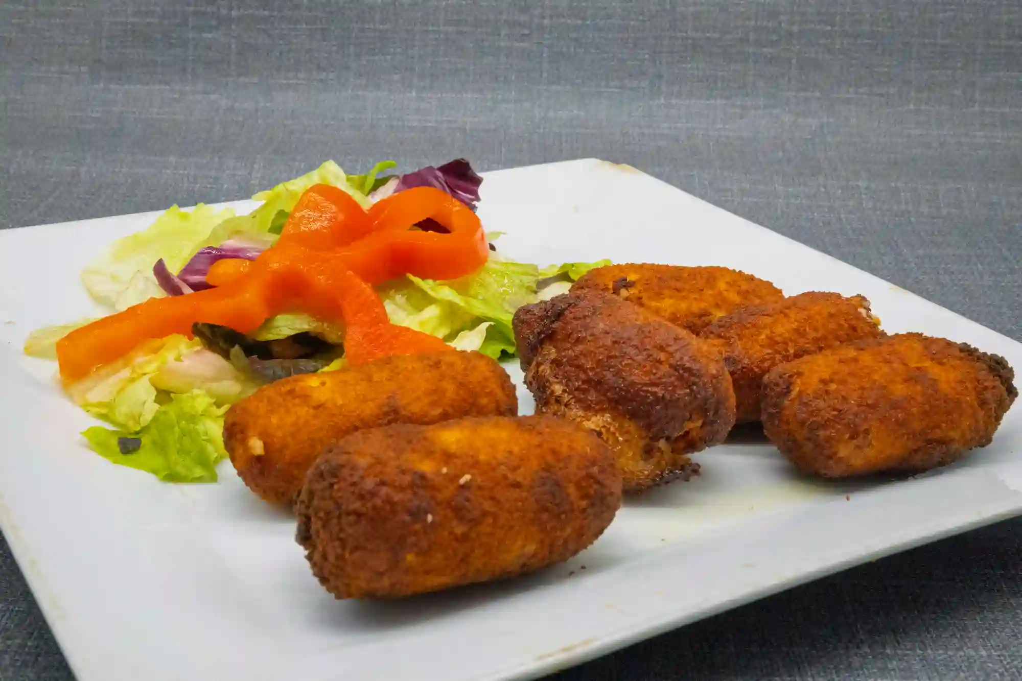 croquetas caseras tapas ensalada menu mediodia restaurante eixample figueres comida casera