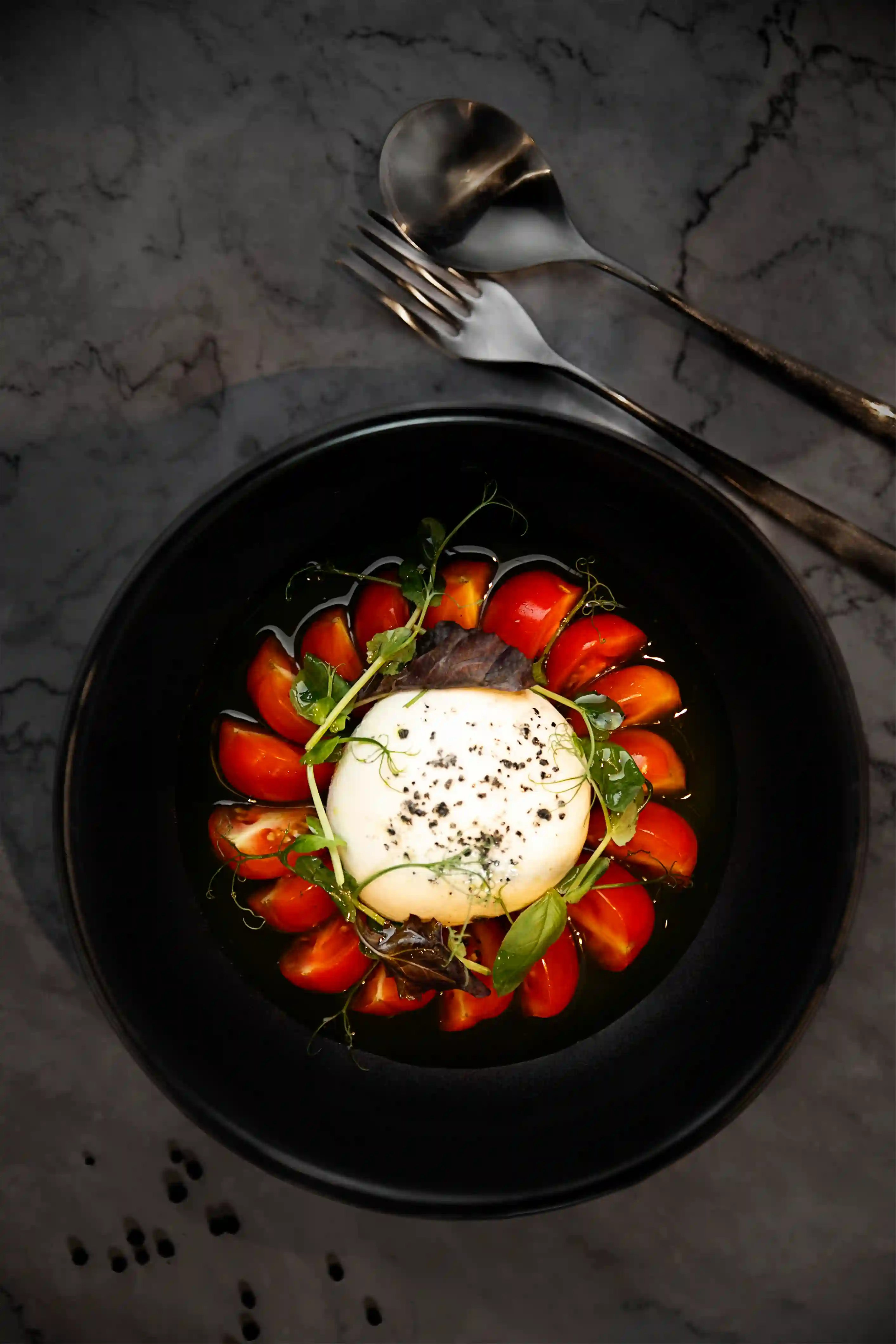 burrata con tomate y albahaca restaurante donde tito menu mediodia poblenou barcelona cocina catalana tapas