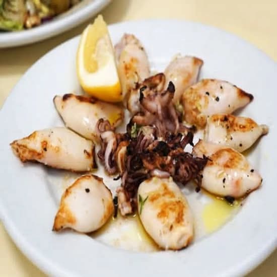 calamars fregits a la andalusa al restaurante felipe poblenou