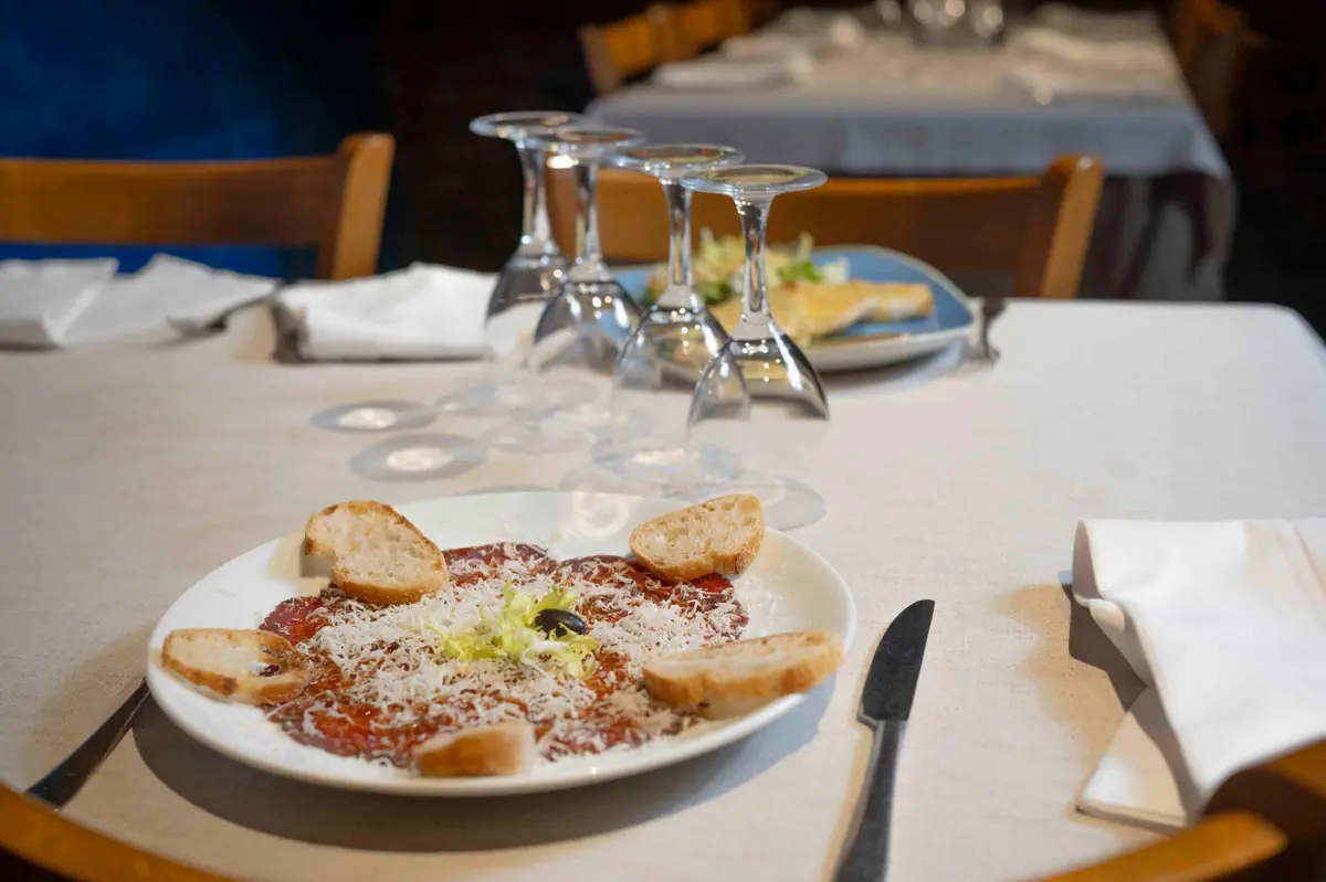 carpaccio-vedella-taula-restaurant-la-Muga-Vilanova-de-la-Muga-Emporda
