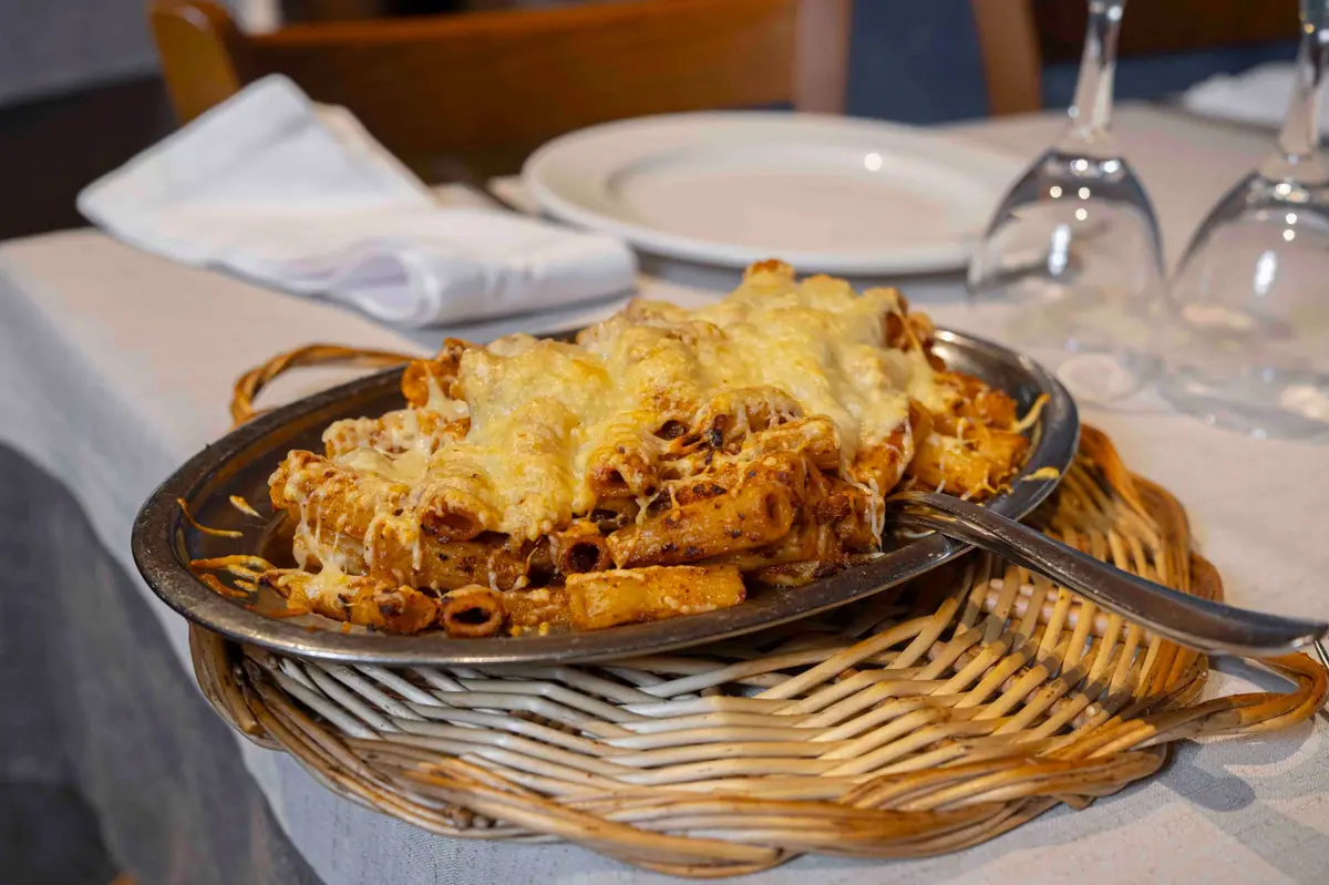 macarrons-gratinats-casolans-restaurant-la-Muga-Vilanova-de-la-Muga-Emporda