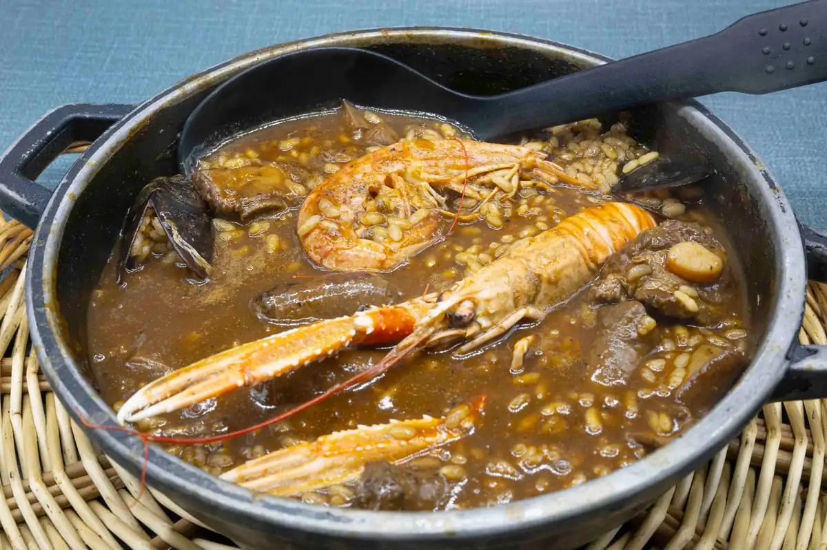 arros-cassola-marisc-llagosta-musclos-restaurant-la-Muga-Vilanova-de-la-Muga-Emporda