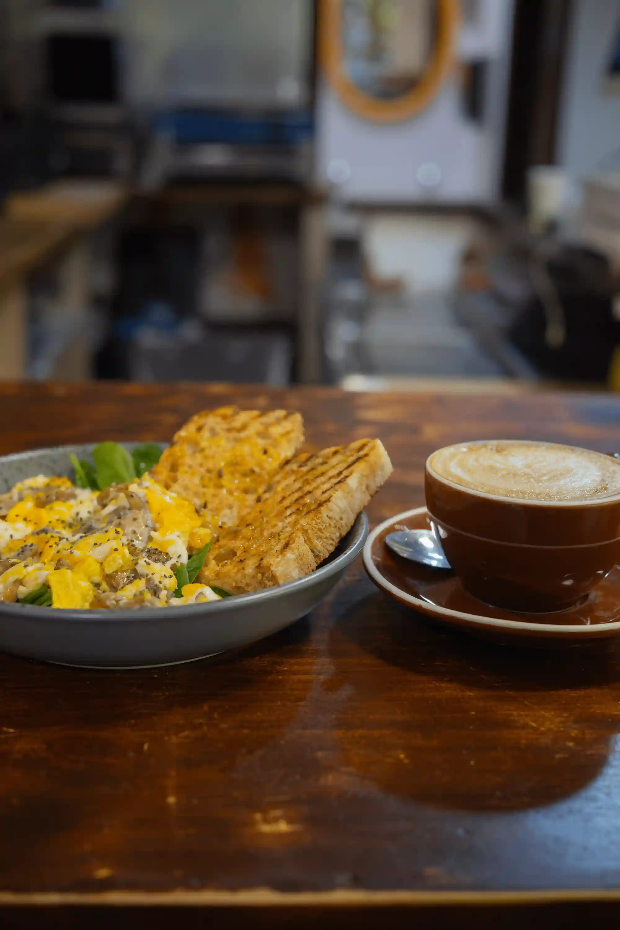 tonyina i quinoa Cafeteria brunch Barcelona Cafe Solo prop Mercat Sant Antoni